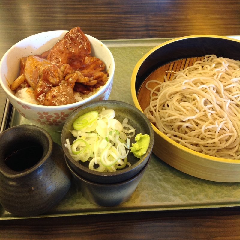 豚丼とそばのセット(そば処 千家)