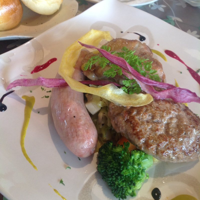 ハンバーグ(レストラン南風原)