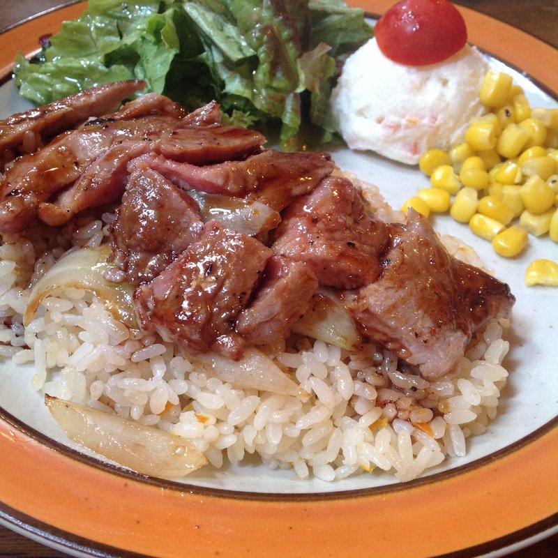 ステーキピラフ(ジョリージェリーフィッシュフロムカリカリ)