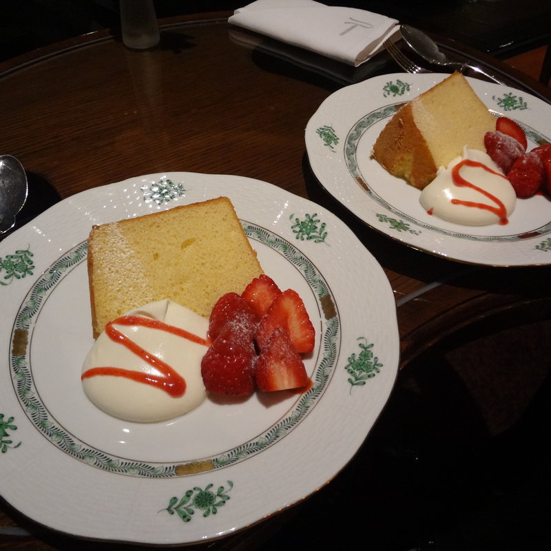 シフォンケーキ(表参道 うかい亭)