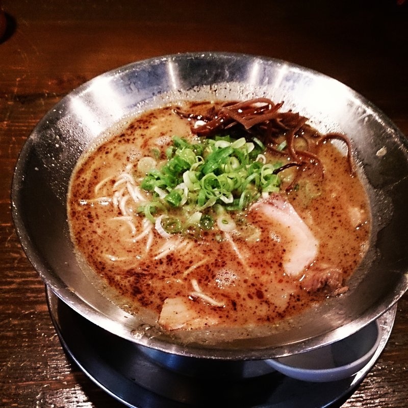 黒ラーメン(ラーメン極)