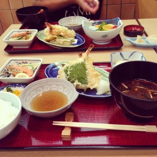 天ぷら定食(えび三郎ヘップナビオ店)
