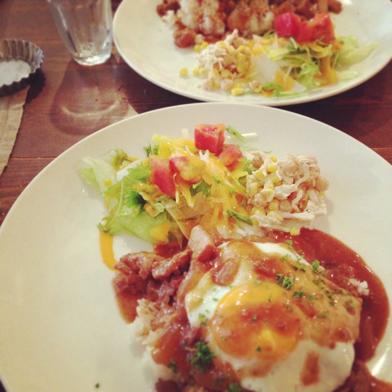 チキンロコモコ(OWN WAY CAFE)