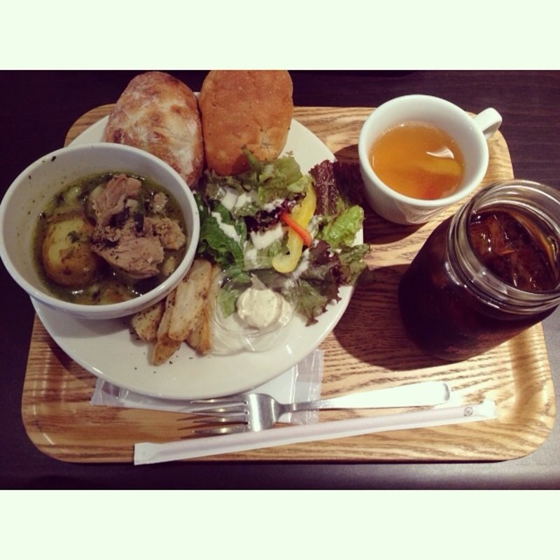 DELI LUNCH(フィルバート ステップス （FILBERT STEPS）)