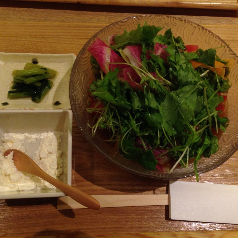 アボガド野菜サラダ蕎麦(信州松本ヒカリヤ  )