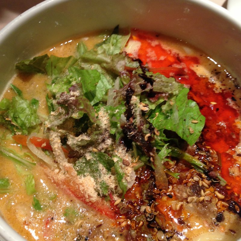 ヘーゼルナッツ風味のTANTAN麺(蔭山樓恵比寿店)