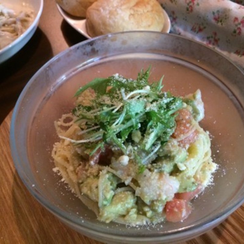 エビとアボガドの冷製パスタのランチセット(Cafe caro)