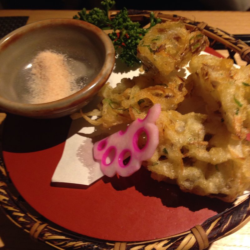 松茸と野菜のかき揚げ(川村料理平)