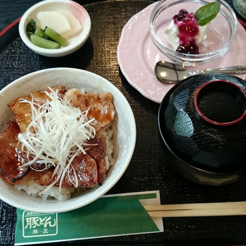豚バラ丼(陣正)