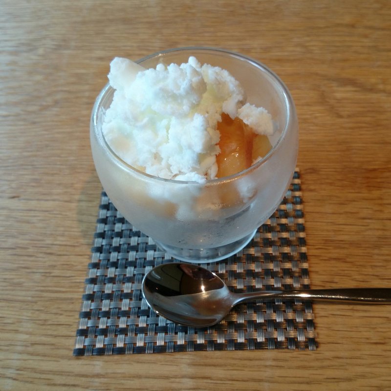 白桃とヨーグルトのソルベ(紬山荘)