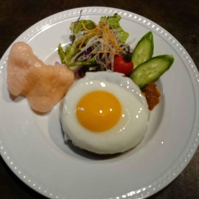 ランチ「ナシゴレンセット」(キャメル)