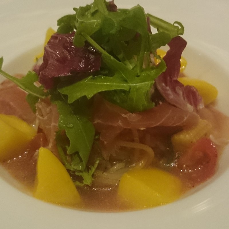 イタリアンランチ　パルマ産生ハムとマンゴーの冷製フェデリーニ　季節野菜を添えたサラダ仕立て(ラ・プロヴァンス （La Provence）)