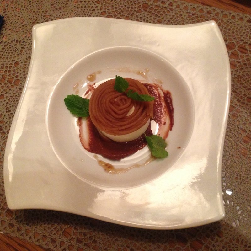 和栗のパルフェ モンブラン仕立て ソースショコラ フリュイ(葡萄酒キッチンLa Qutaro)