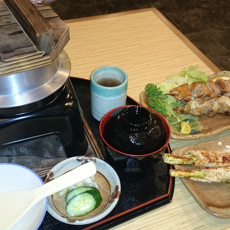 軍鶏釜めし、軍鶏アスパラ巻き、軍鶏串焼き(軍鶏砦)