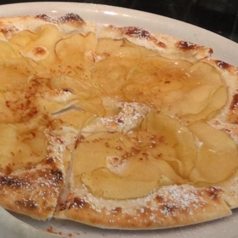 リンゴのピザ(イル・ソーニョ )