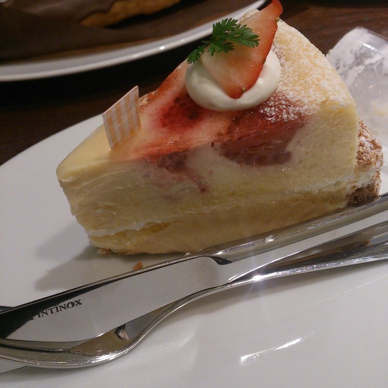 いちごのクラフティ(パティシエオカダ)