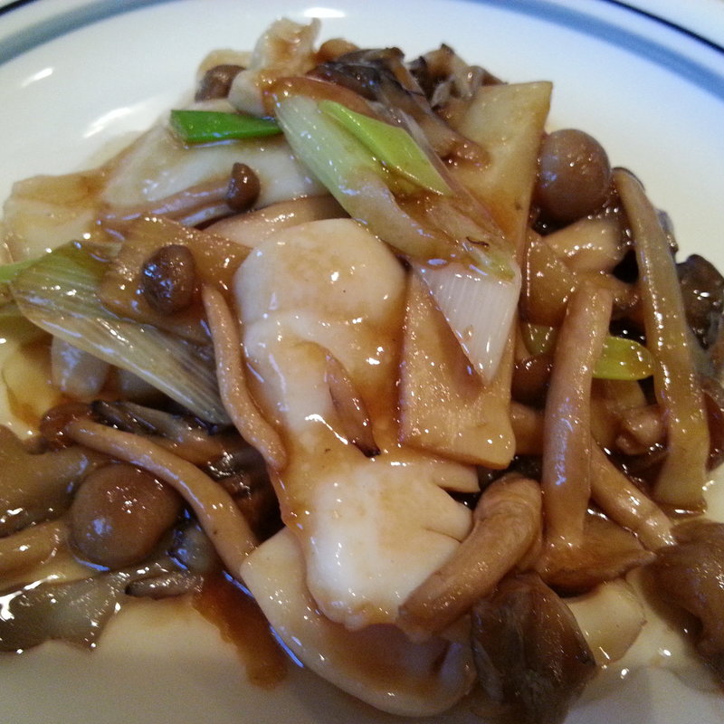 イカと舞茸の炒め(中国料理 黒龍)