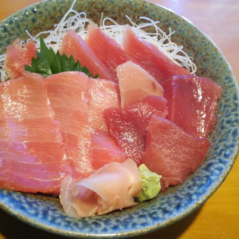 まぐろたっぷり丼(みやもと)