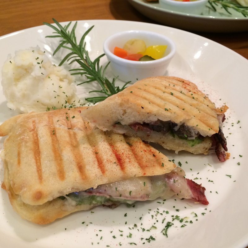 BLTのパニーニ(Cafe Sokeri)