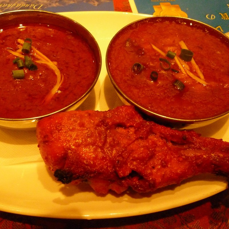 ランチ　インドカレー二種類とタンドリーチキン(KC's DINING ケーシーズダイニング)