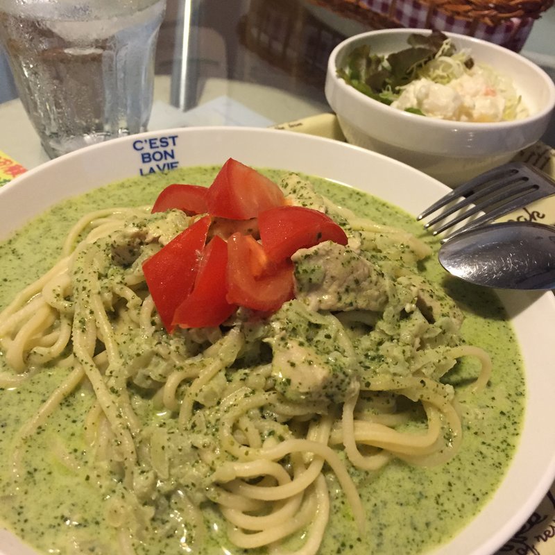 今日の麺ランチ　チキンバジルクリーム(hana cafe)