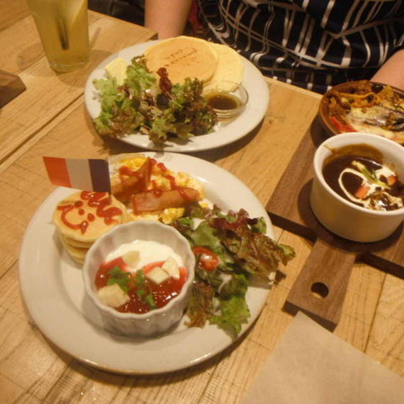 キッズプレート（写真　手前）(J.S. PANCAKE CAFE 札幌ステラプレイス店)