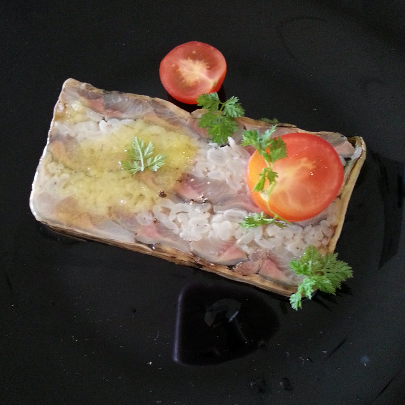 1250円ランチ前菜　秋刀魚と押麦のテリーヌ(ボーレザン サロン ド カフェ)