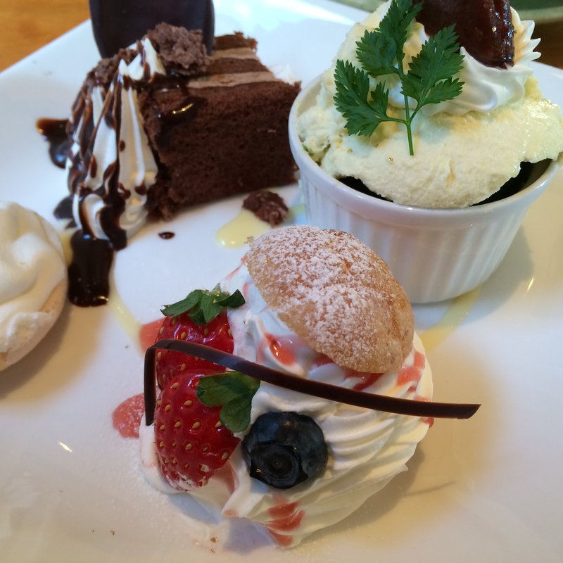 パティシエおまかせ3種盛り(窯出しチーズ・西洋菓子＆カフェ シャンティーヒラノ)