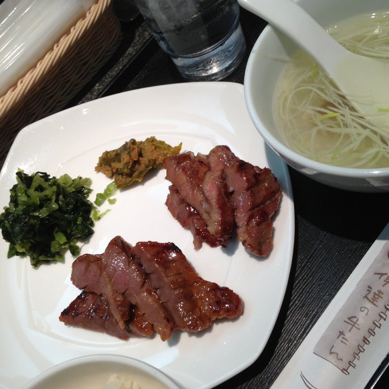 厚切り芯たん定食 -塩味、みそ味、塩・みそミックス(伊達の牛たん本舗 宮城ふるさとプラザ店)