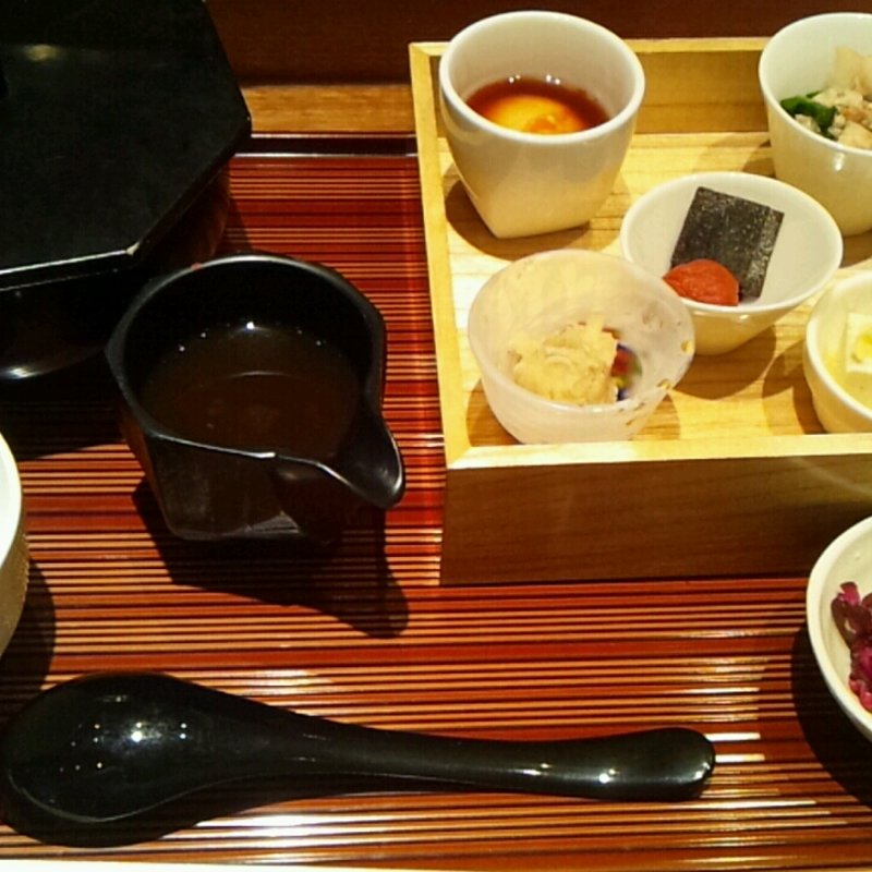 白粥(ヒトシナヤ （Hitoshinaya）)