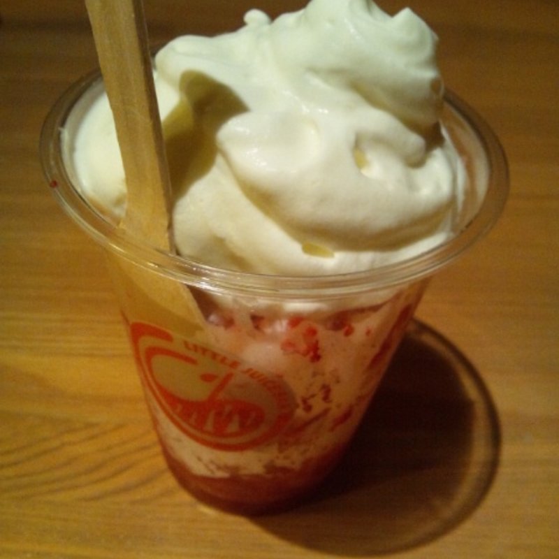 いちごけずり(リトルジュースバー札幌本店)