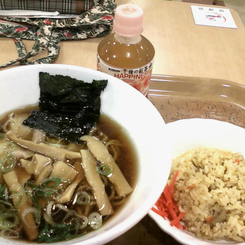 大豆醤油ラーメンとミニチャーハン(横浜飯店（アピタ東海通り内）)