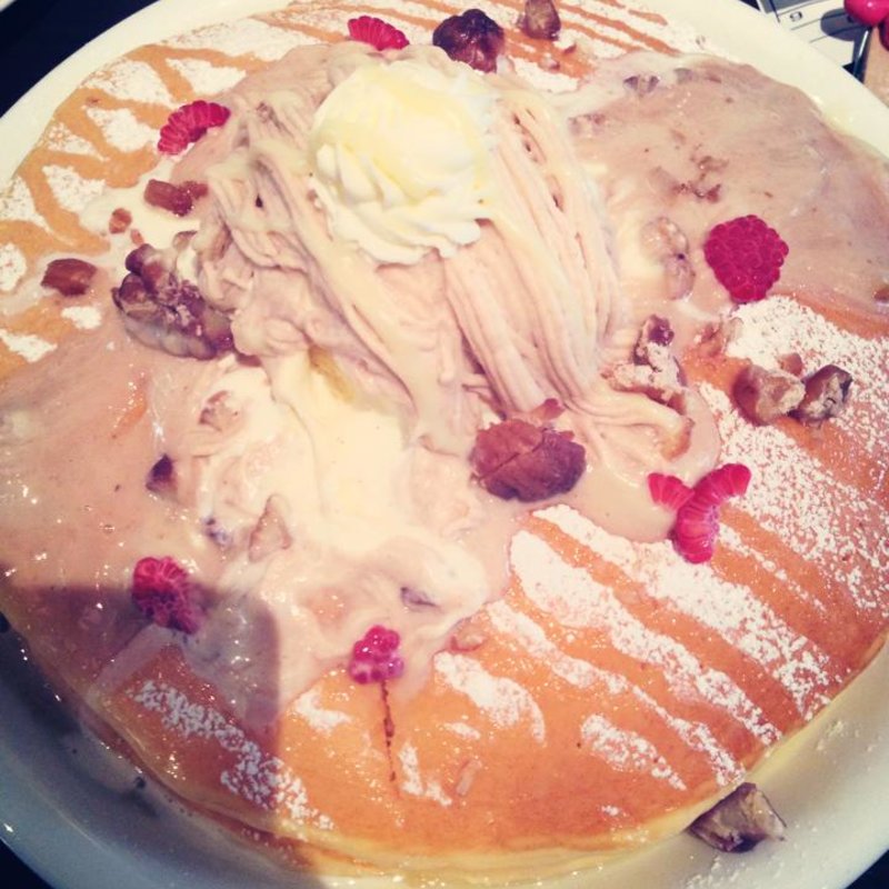 和栗と仏産マロンのモンブランパンケーキ(カフェ アクイーユ 恵比寿)