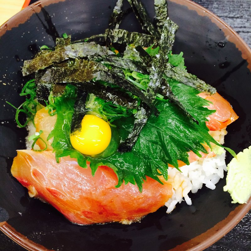 堅田丼(とれとれ市場南紀白浜「とれとれ横町」)