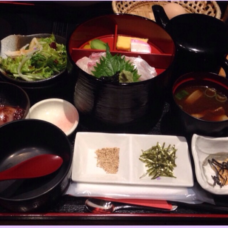 鯛茶漬け二段重(海鮮個室DINING 淡路島と喰らえ)