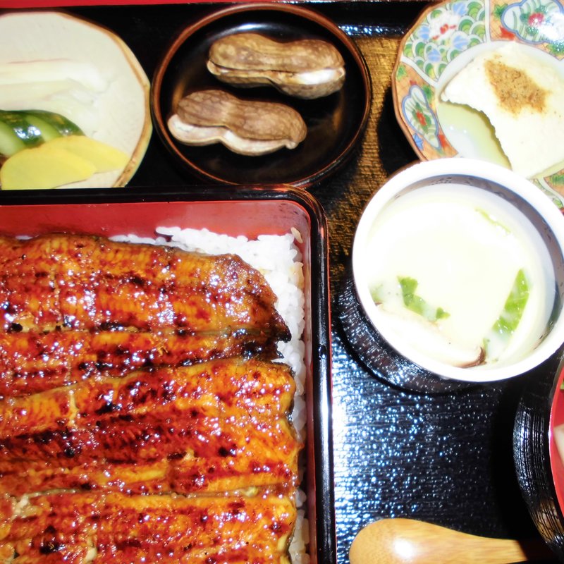 うな重　毬(鰻のおかむら )