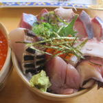 海鮮丼(まるはち食堂)