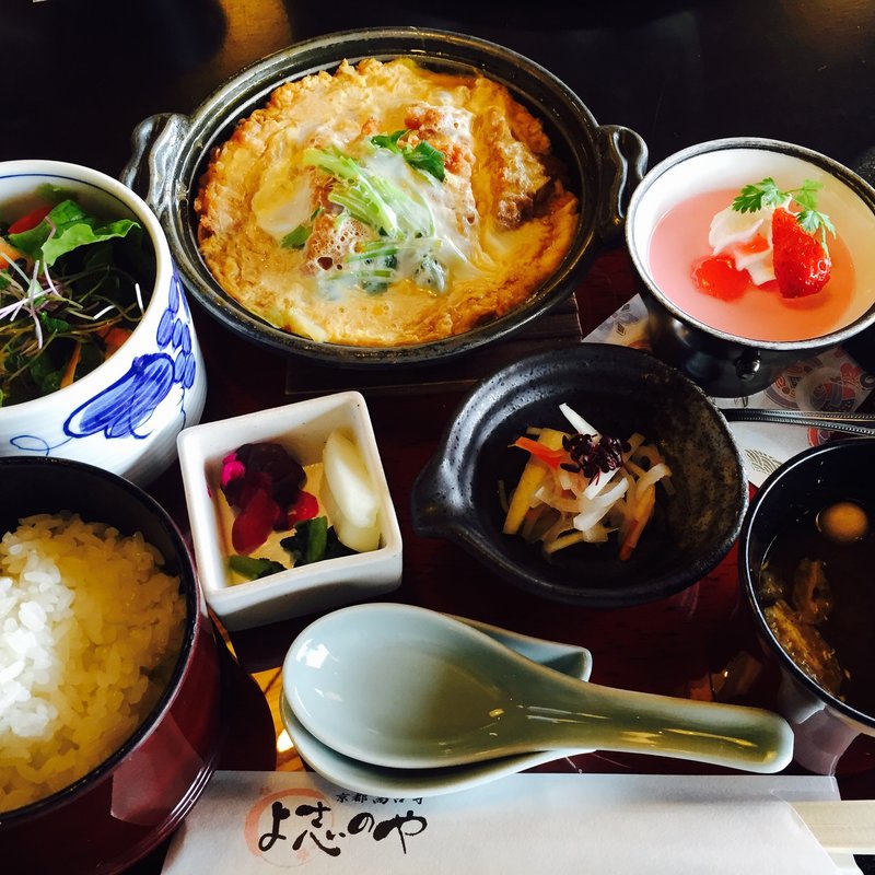 カツとじランチ(おぼんdeごはん 東京ドームシティ ラクーア店)