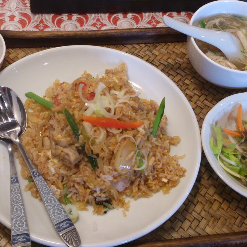 若鶏と小松菜チリ味噌チャーハン(トムヤムクン 荻窪店)