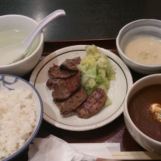 ハーフ＆ハーフ定食(唐兵衛)