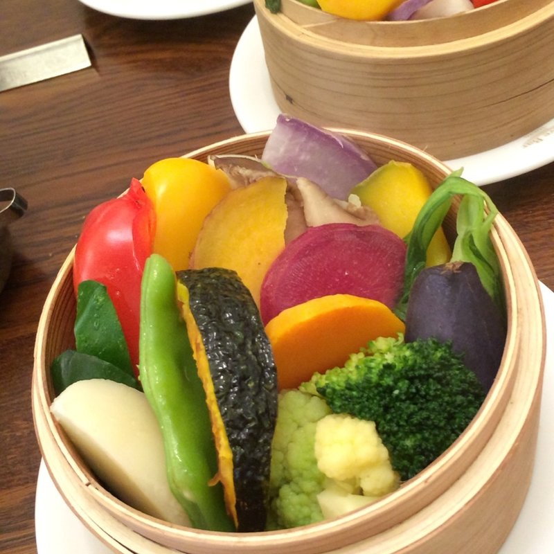 旬の野菜たっぷりバンブースチーマー(Olive Bar)