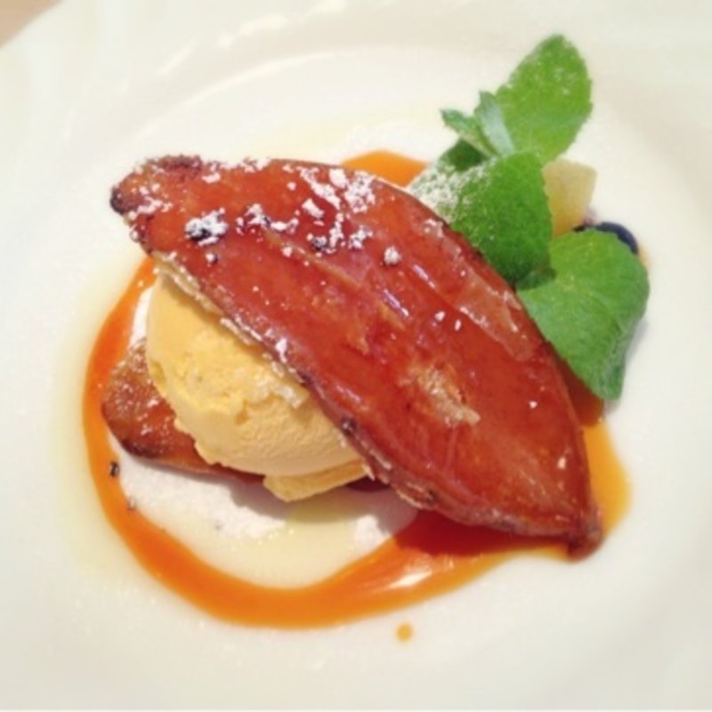 安納芋のカラメリゼとサツマイモのアイスクリーム(Chef Suda パリの食堂)