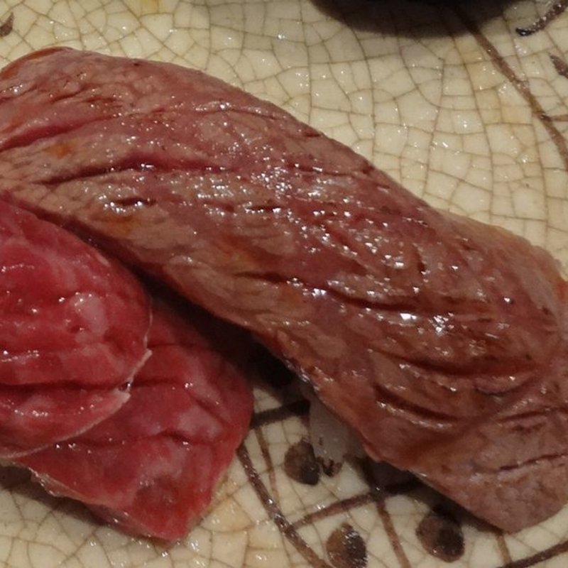 炙り和牛握り(金舌 白金)