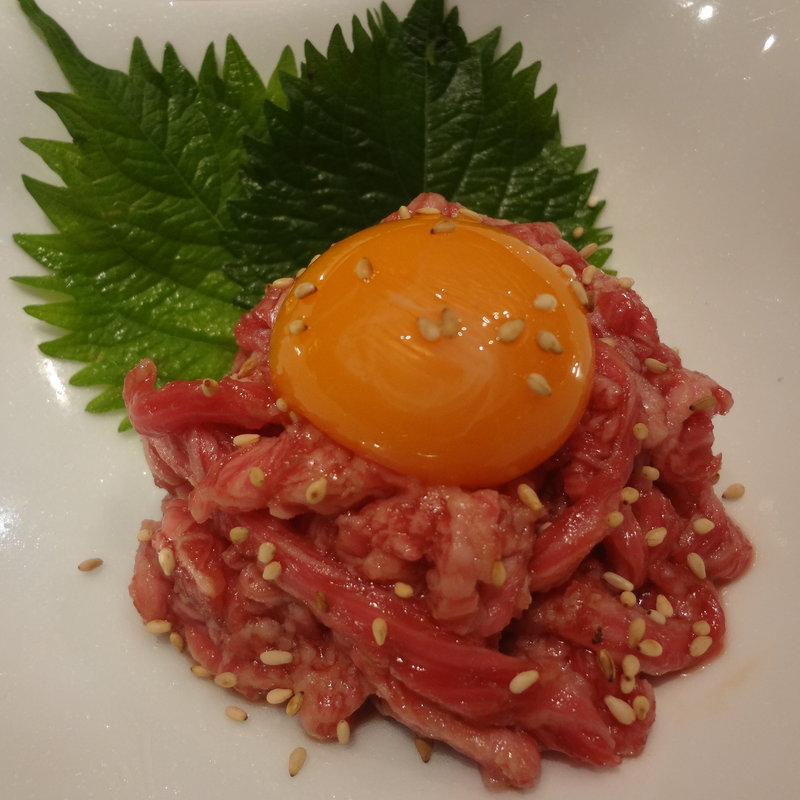 和牛ざぶとんの王様ユッケ(金舌 白金)