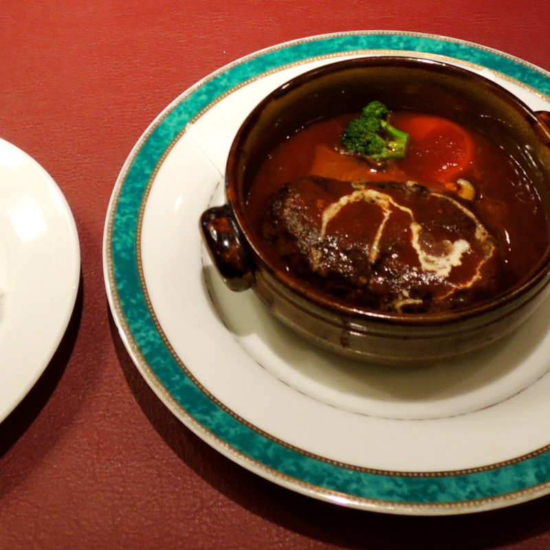 煮込みハンバーグ(山惣)