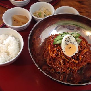 ビビン冷麺定食(韓国料理 ゴチュウ )