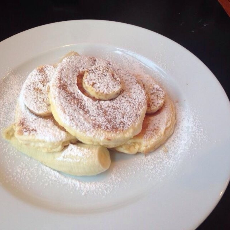 リコッタチーズのパンケーキ ハニーコームバター添え(Bedford  Cafe)