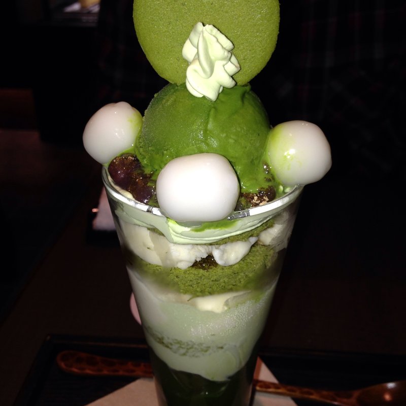 抹茶ケーキパフェ(茶寮翠泉)