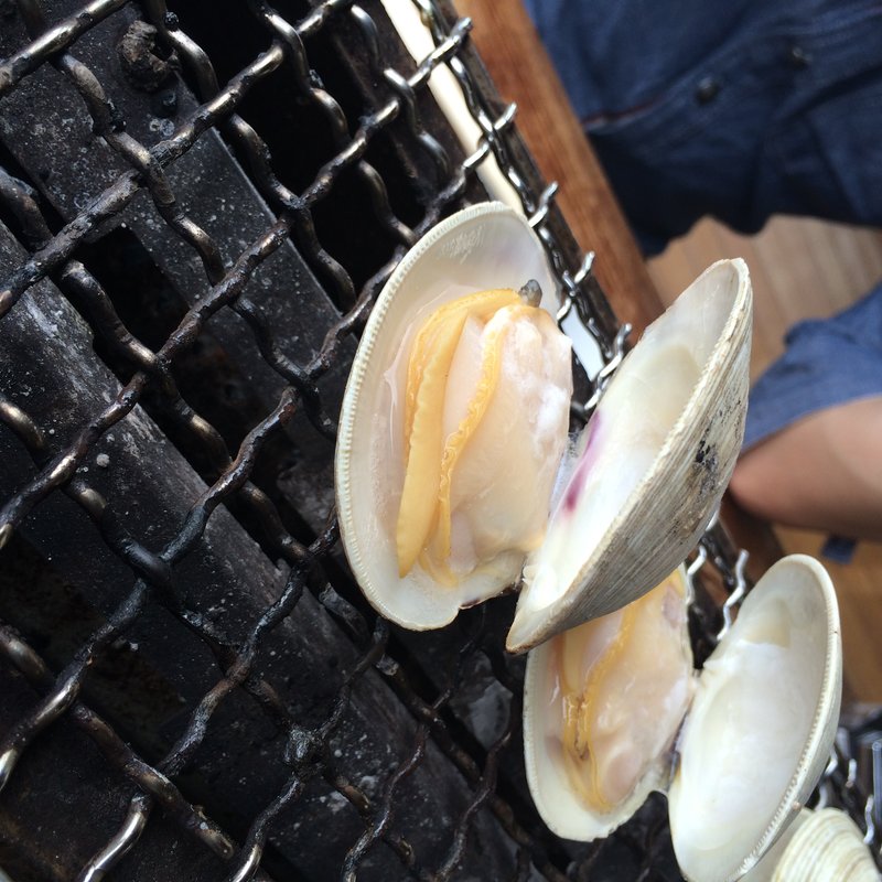 焼きはまぐり(密漁船 )