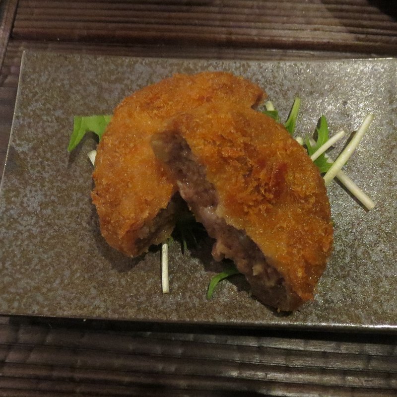 馬肉メンチカツ(馬肉料理専門店 馬郎)